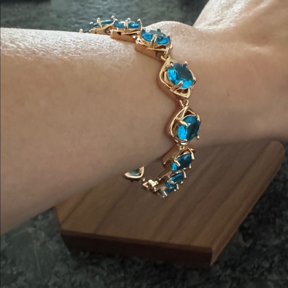 PRETTY BIRD JEWELRY 18K ROSE GOLD PLATED BRACELET WITH TURQUOISE BLUE STONES - Picture 4 of 6